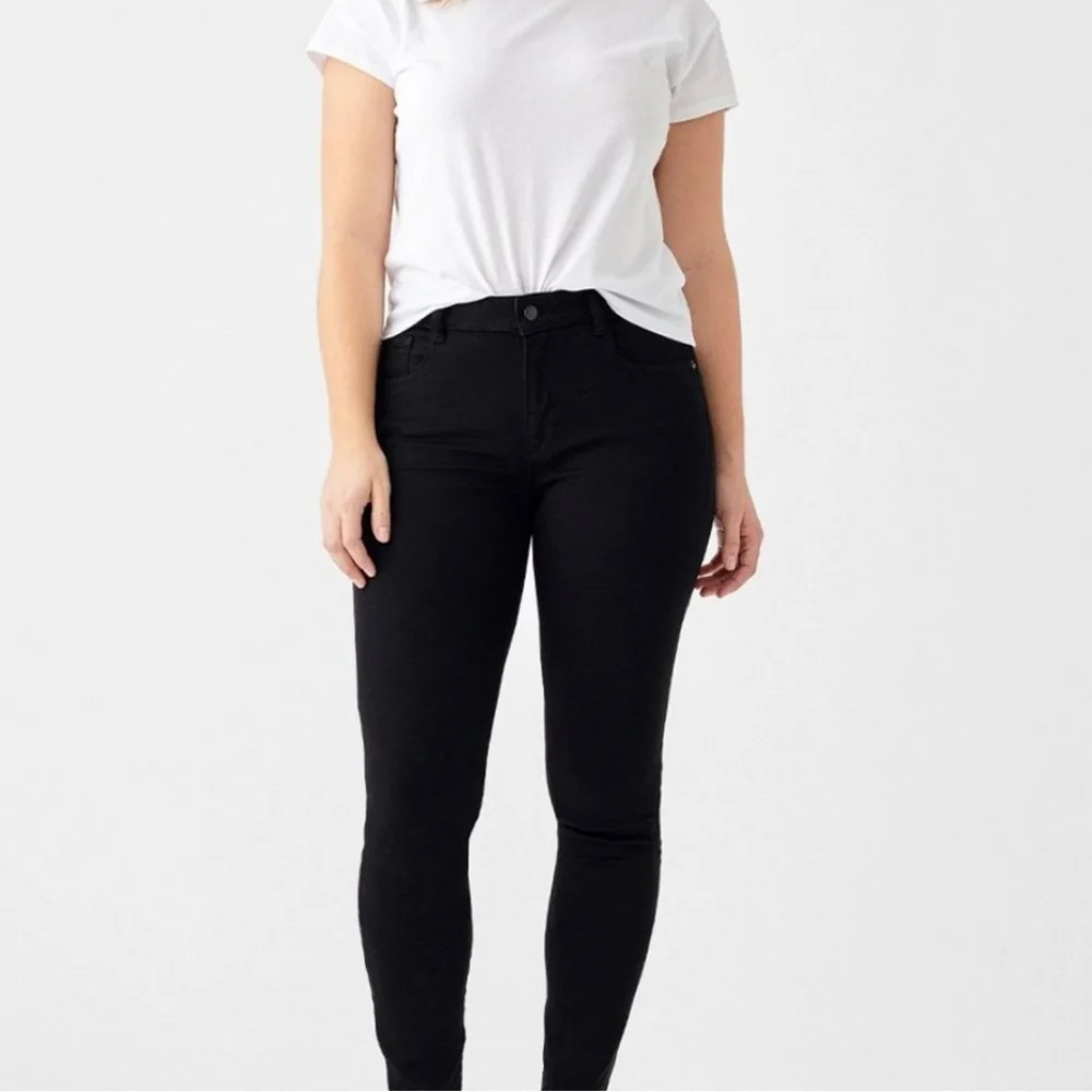 NWT DL1961 Florence Cropped Jeans 27 Mid Rise Skinny Black